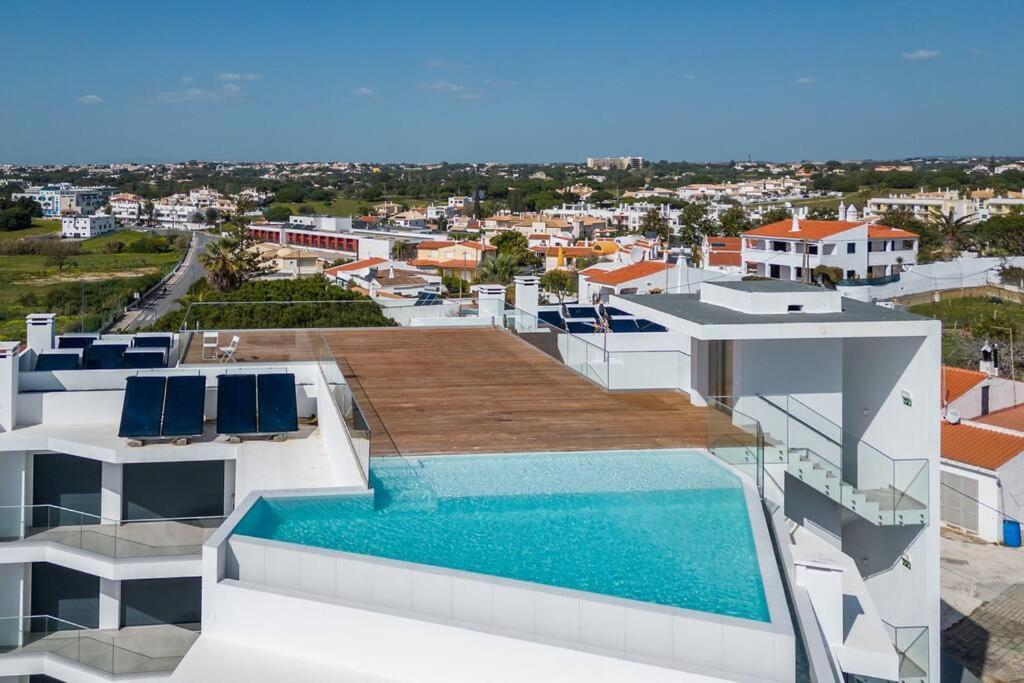 Perfect Place To Escape To With Rooftop Infinity Pool Leilighet Olhos de Agua  Eksteriør bilde